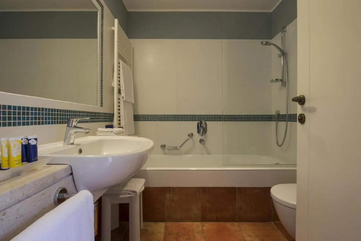 Tranquil Lantana Resort Hotel Apartments 1 Bedroom Room Apartment Sleeps 5 Per Pula