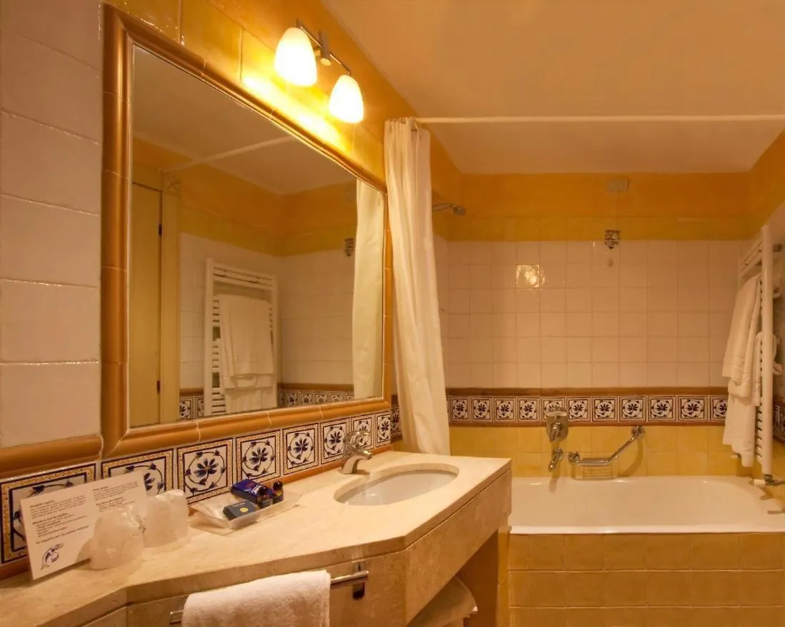 Tranquil Lantana Resort Hotel Apartments 1 Bedroom Room Apartment Sleeps 5 Per Pula